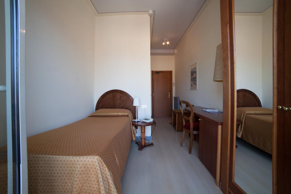 Albergo Miralago Verbania Cameră foto